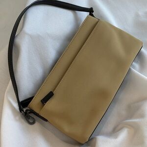 Coach elegant Tan Women’s Handbag / Purse